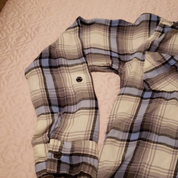 Shirt - Picture 3 of 4